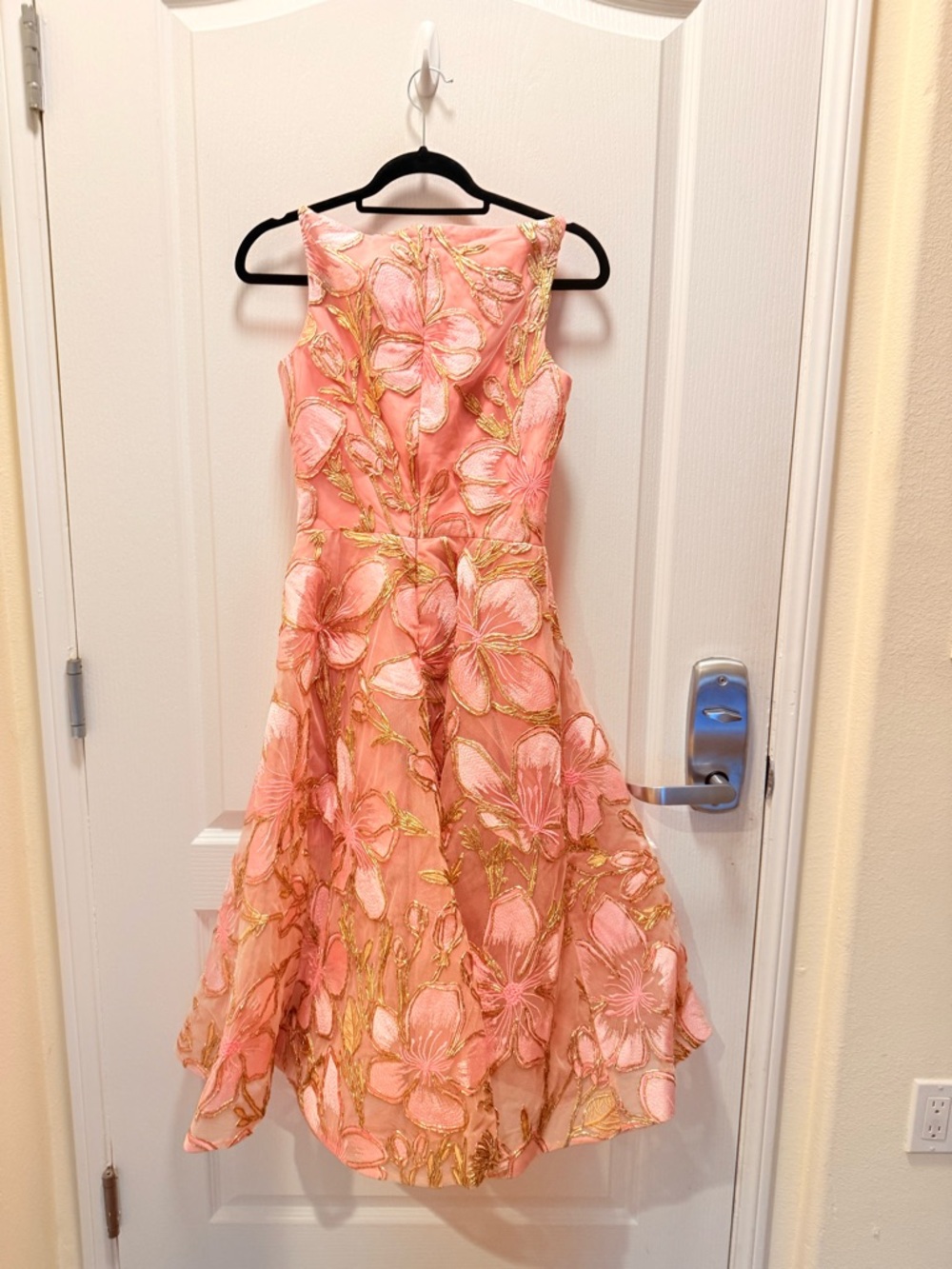 HELSI Vita  Floral Embroidered Midi Dress in Pink/Gold Size XS NWT - Picture 4 of 5